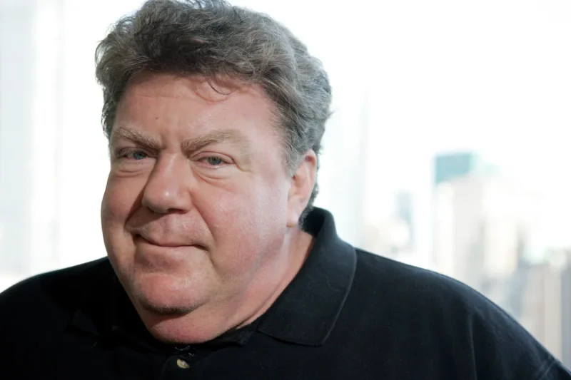 Muere George Wendt, Norm en la serie ‘Cheers’