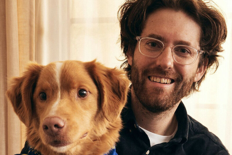 El director de 'Good Boy', sobre su perrete Indy, trucos de cámara y el superpoder de su película: "Rodamos ocho segundos de metraje al día durante tres años"